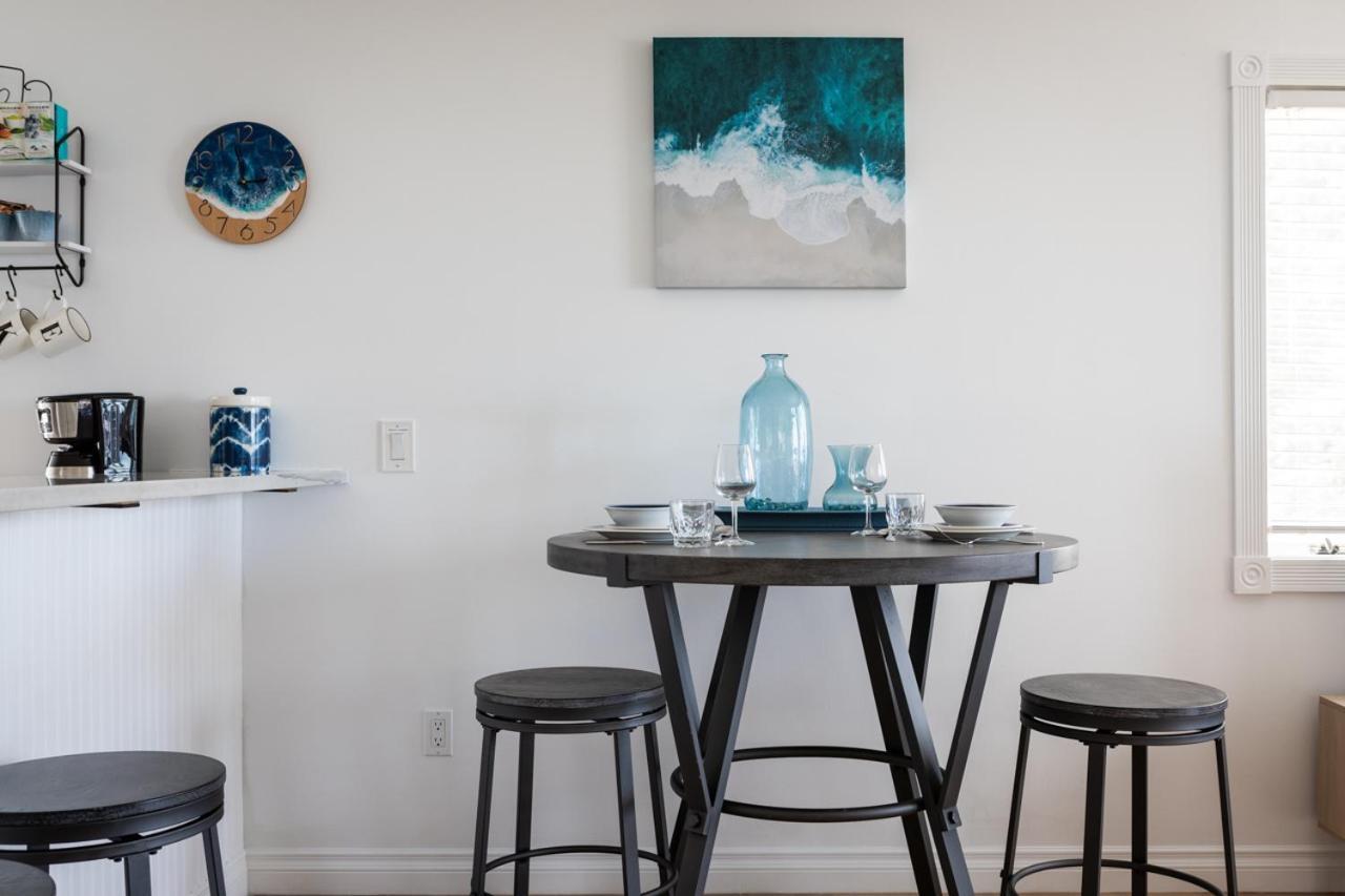 New Listing Beach Bliss 211! Stunning Bay View Traverse City Bagian luar foto