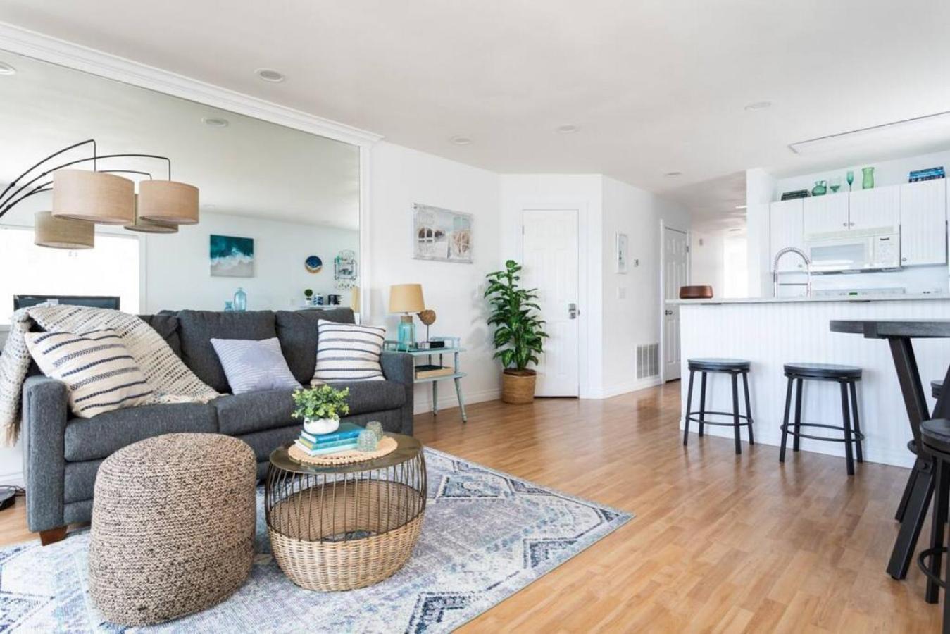 New Listing Beach Bliss 211! Stunning Bay View Traverse City Bagian luar foto
